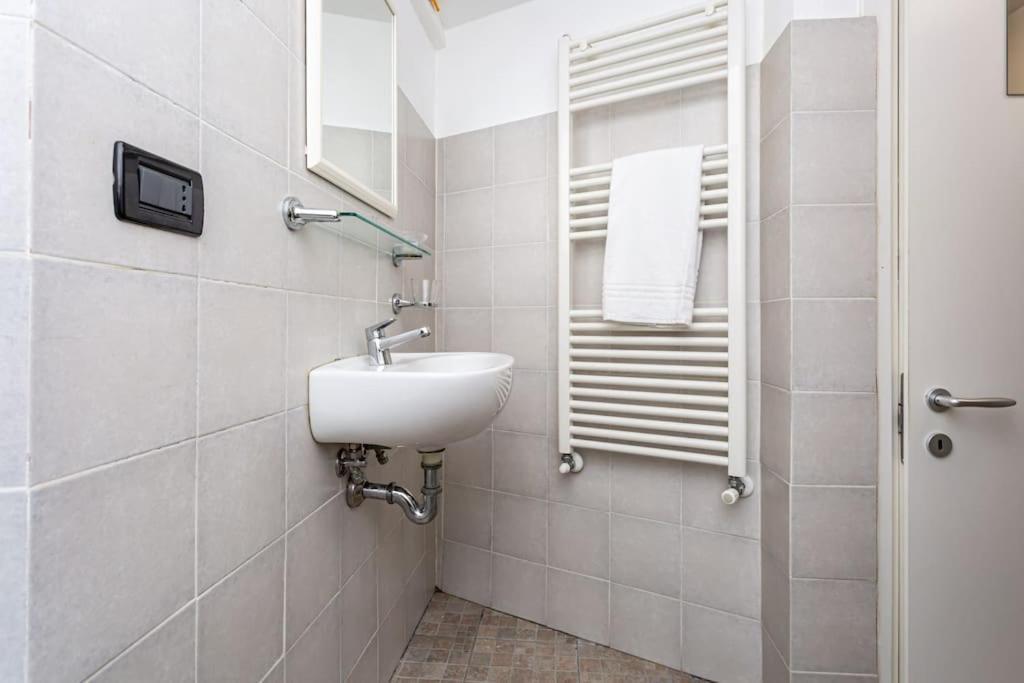 Apartment Adorno 2 - Affitti Brevi Italia เจนัว ภายนอก รูปภาพ