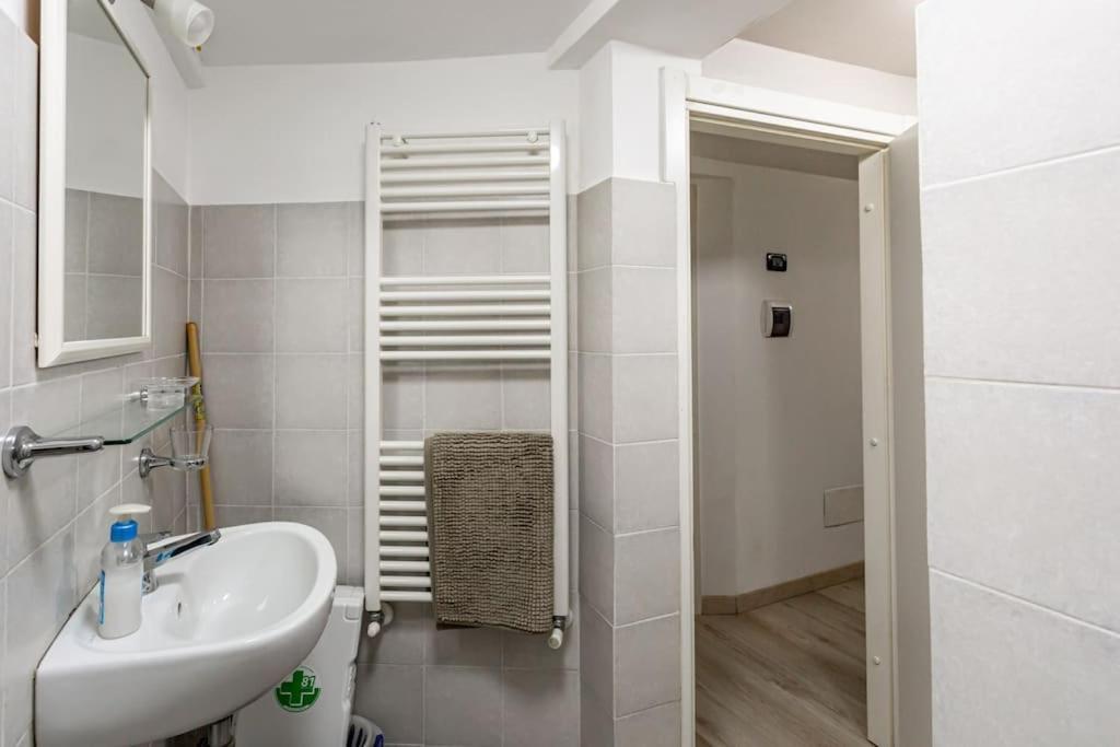 Apartment Adorno 2 - Affitti Brevi Italia เจนัว ภายนอก รูปภาพ